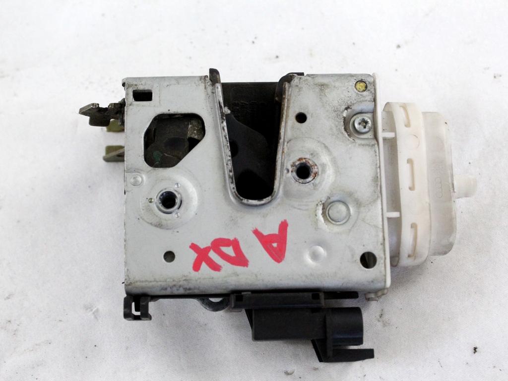 CENTRALNI ZAKLEP SPREDNJIH VRAT  OEM N. 8L1837016A ORIGINAL REZERVNI DEL AUDI A3 MK1R 8L 8L1 3P/5P (2000 - 2003) DIESEL LETNIK 2001