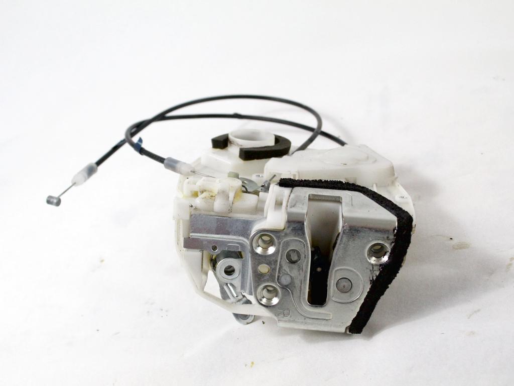 CENTRALNO ZAKLEPANJE ZADNJIH DESNIH VRAT OEM N. 82301-79J10 ORIGINAL REZERVNI DEL FIAT SEDICI FY (2006 - 4/2009) DIESEL LETNIK 2009