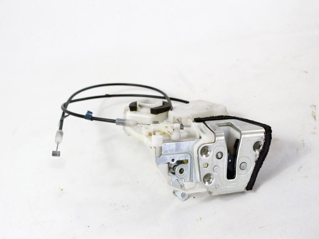 CENTRALNO ZAKLEPANJE ZADNJIH DESNIH VRAT OEM N. 82301-79J10 ORIGINAL REZERVNI DEL FIAT SEDICI FY (2006 - 4/2009) DIESEL LETNIK 2009