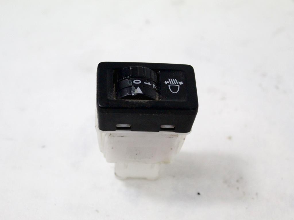 GLAVNO STIKALO LUCI OEM N. 71742453 ORIGINAL REZERVNI DEL FIAT SEDICI FY (2006 - 4/2009) DIESEL LETNIK 2009