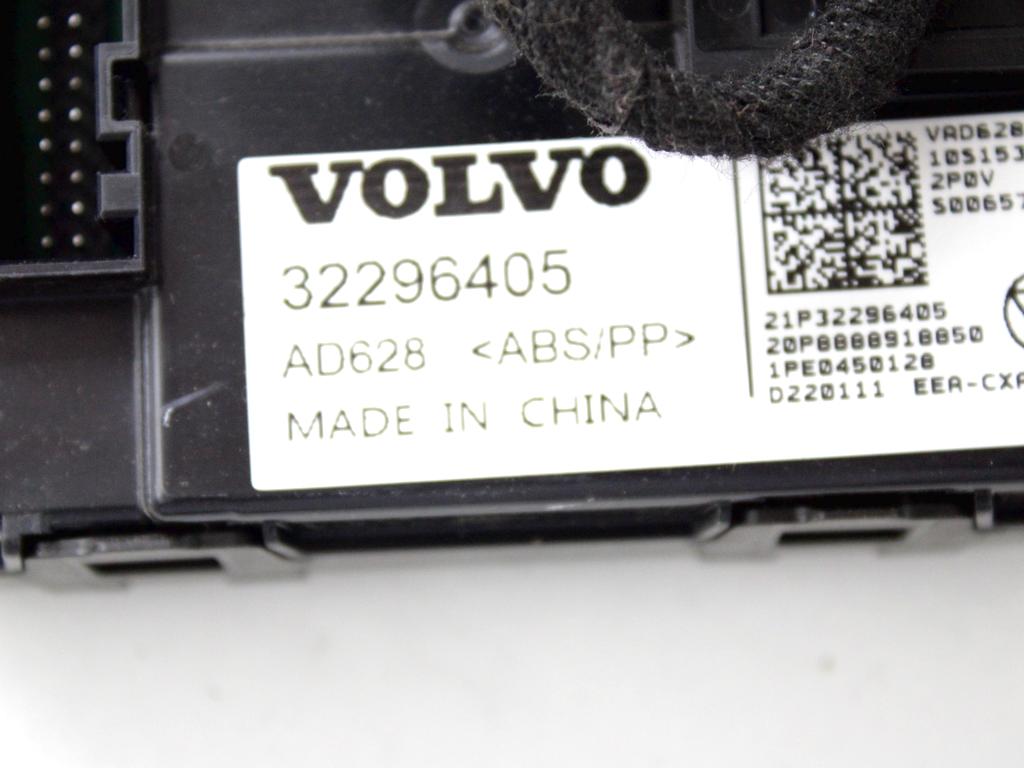 RAZNE KRMILNE ENOTE  OEM N. 32296405 ORIGINAL REZERVNI DEL VOLVO XC40 536 R (DAL 2022)BENZINA LETNIK 2022