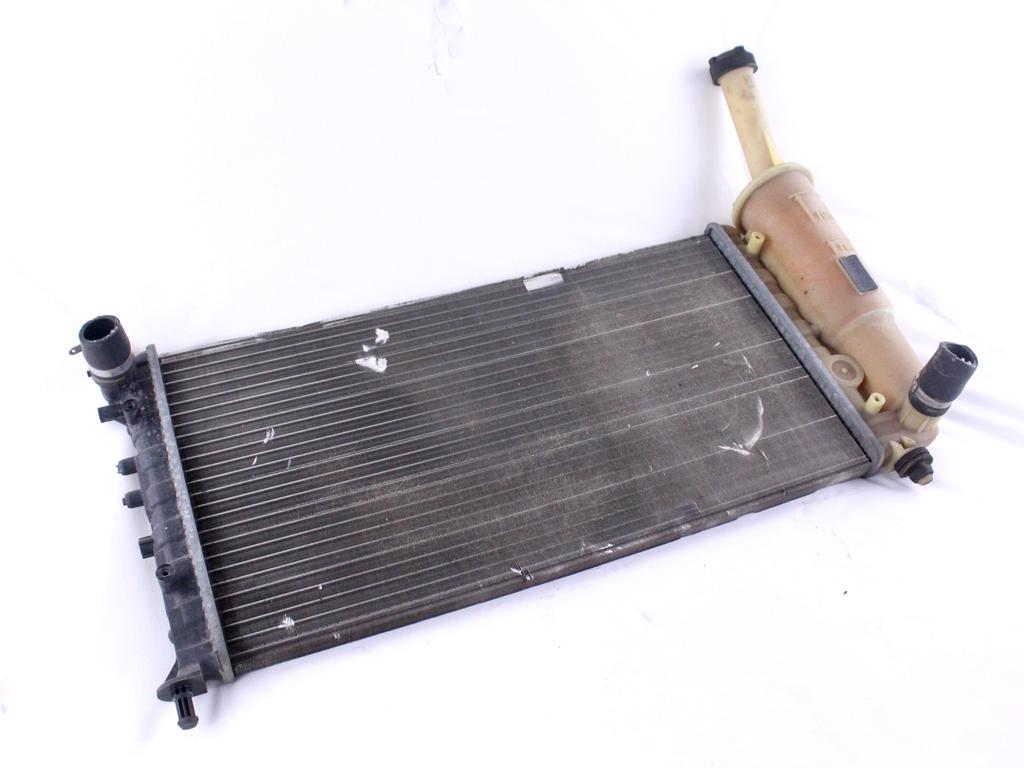 RADIATOR VODE OEM N. 51724188 ORIGINAL REZERVNI DEL FIAT PUNTO 188 MK2 R (2003 - 2011) BENZINA LETNIK 2010