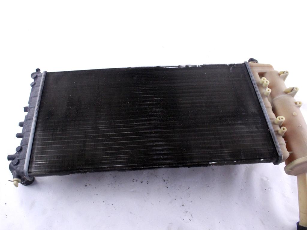 RADIATOR VODE OEM N. 51724188 ORIGINAL REZERVNI DEL FIAT PUNTO 188 MK2 R (2003 - 2011) BENZINA LETNIK 2010