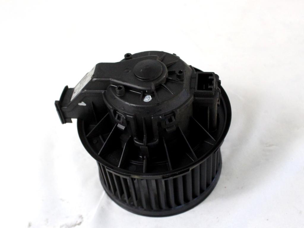 VENTILATOR  KABINE  OEM N. 8E2H-18456-AA ORIGINAL REZERVNI DEL FORD FIESTA CB1 CNN MK6 (09/2008 - 11/2012) DIESEL LETNIK 2009