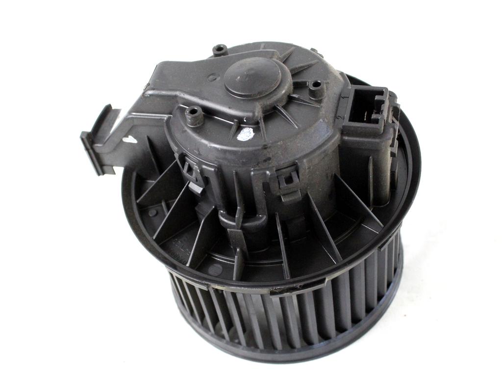 VENTILATOR  KABINE  OEM N. 8E2H-18456-AA ORIGINAL REZERVNI DEL FORD FIESTA CB1 CNN MK6 (09/2008 - 11/2012) DIESEL LETNIK 2009