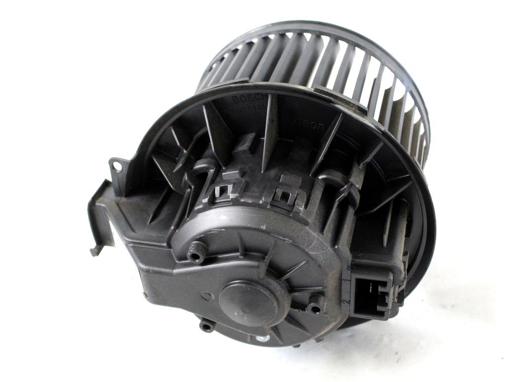 VENTILATOR  KABINE  OEM N. 8E2H-18456-AA ORIGINAL REZERVNI DEL FORD FIESTA CB1 CNN MK6 (09/2008 - 11/2012) DIESEL LETNIK 2009