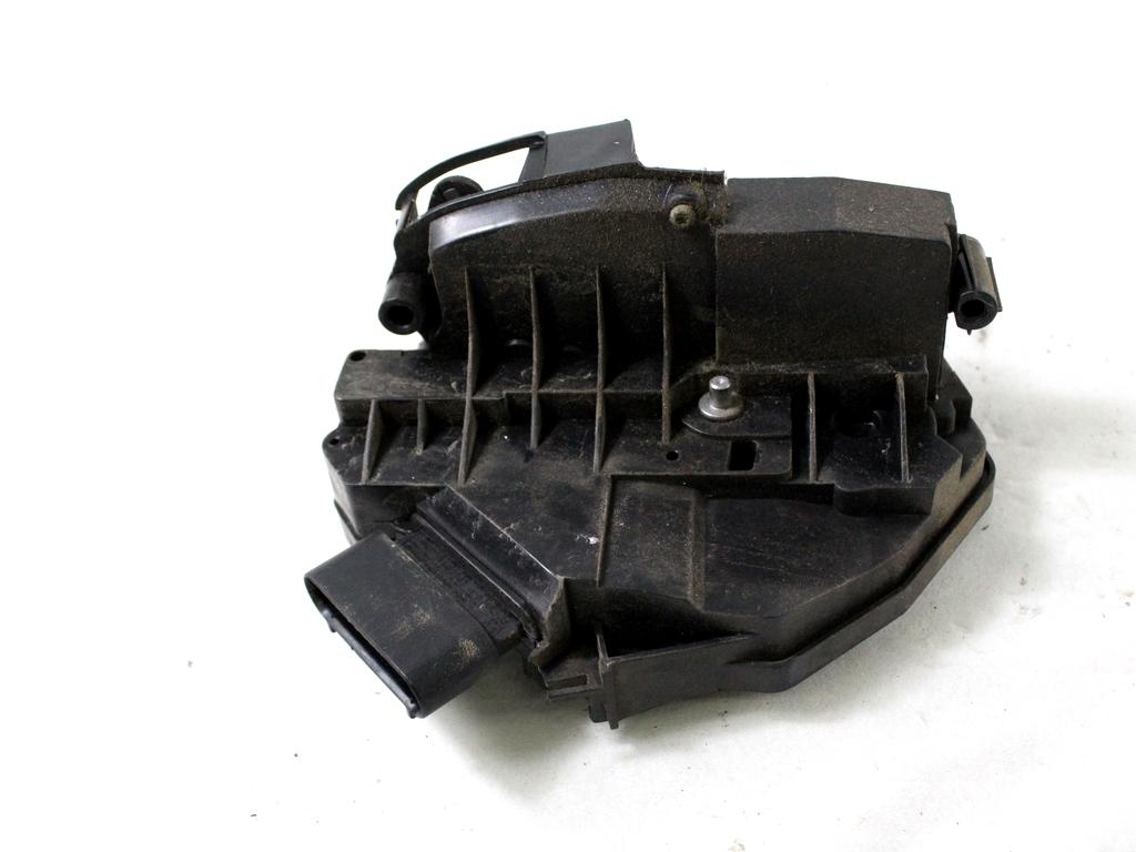 CENTRALNO ZAKLEPANJE ZADNJIH DESNIH VRAT OEM N. 8A6A-A26412-AD ORIGINAL REZERVNI DEL FORD FIESTA CB1 CNN MK6 (09/2008 - 11/2012) DIESEL LETNIK 2009