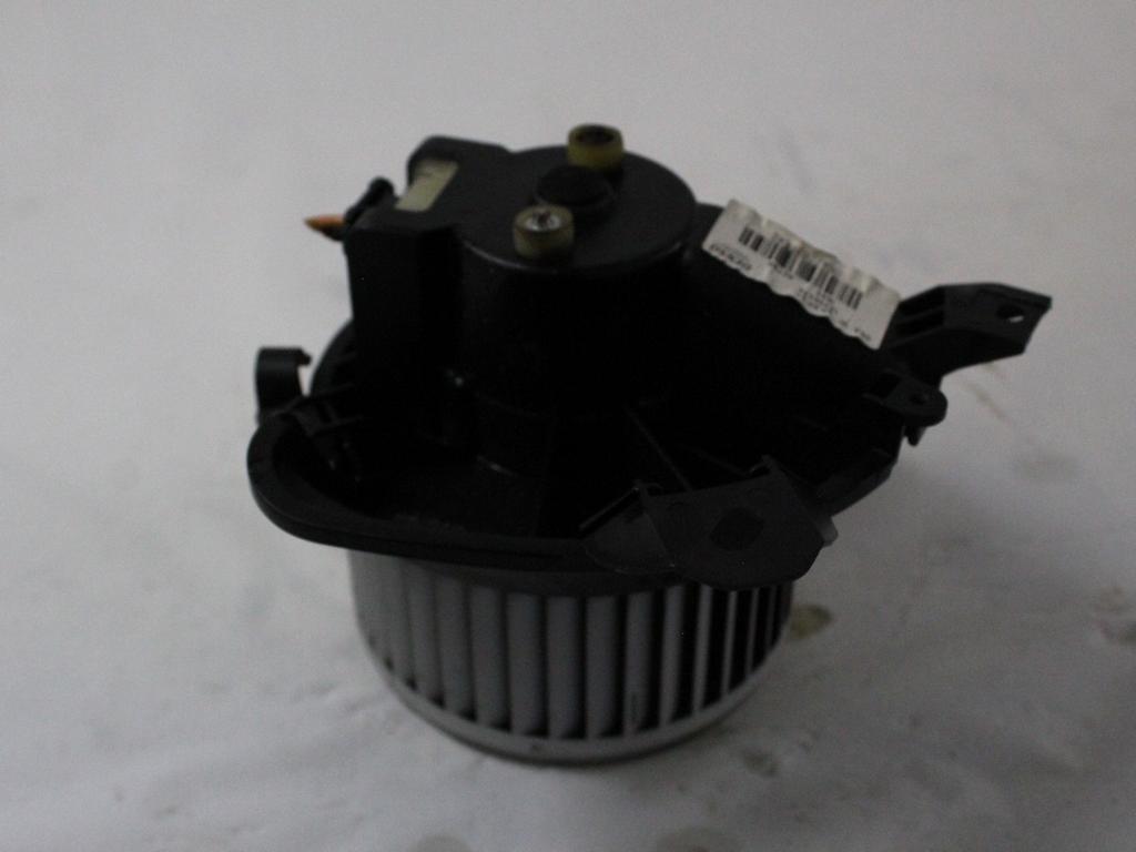 VENTILATOR  KABINE  OEM N. 13335075 ORIGINAL REZERVNI DEL OPEL CORSA D S07 (2006 - 2011) DIESEL LETNIK 2010