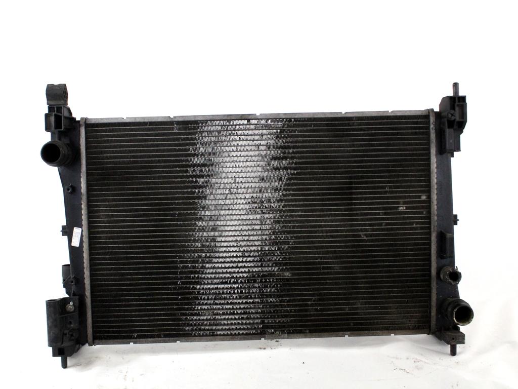 RADIATOR VODE OEM N. 13313296 ORIGINAL REZERVNI DEL OPEL CORSA D S07 (2006 - 2011) DIESEL LETNIK 2010