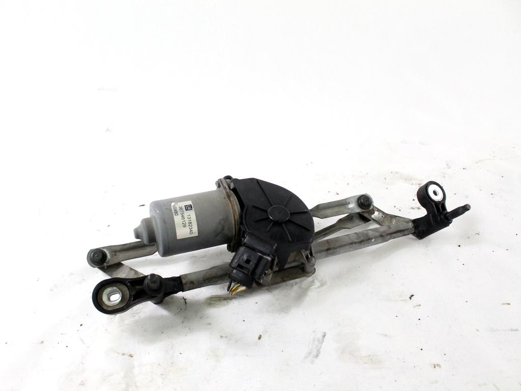 MOTORCEK PREDNJIH BRISALCEV OEM N. 13182340 ORIGINAL REZERVNI DEL OPEL CORSA D S07 (2006 - 2011) DIESEL LETNIK 2010