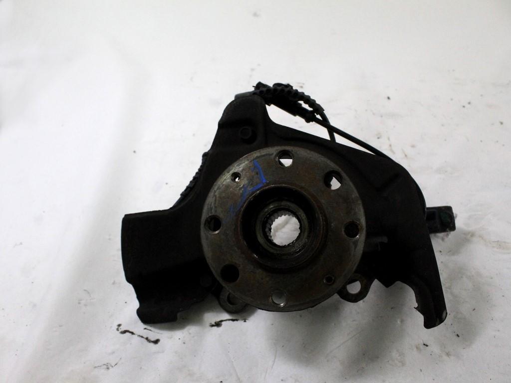 VRTLJIVI LEZAJ DESNO / PESTO KOLESA Z LEZAJEM SPREDAJ OEM N. 19726 MONTANTE SOSPENSIONE ANTERIORE DESTRO MOZZO ORIGINAL REZERVNI DEL OPEL CORSA D S07 (2006 - 2011) DIESEL LETNIK 2010