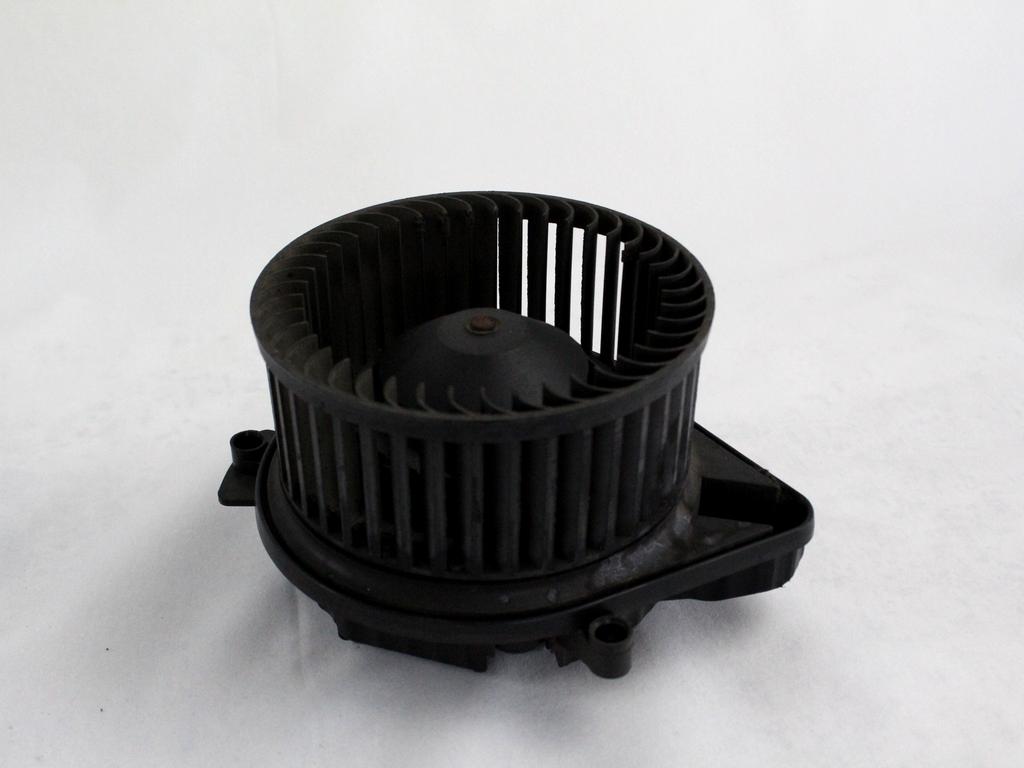 VENTILATOR  KABINE  OEM N. 8E1820021B ORIGINAL REZERVNI DEL AUDI A4 B6 8E2 8E5 BER/SW (2001 - 2005) DIESEL LETNIK 2002