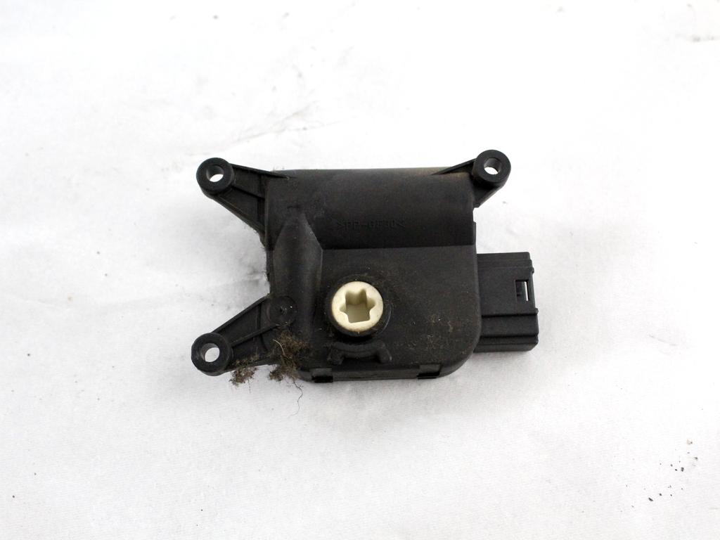 MOTORCEK OGREVANJA OEM N. 8E1820511C ORIGINAL REZERVNI DEL AUDI A4 B6 8E2 8E5 BER/SW (2001 - 2005) DIESEL LETNIK 2002