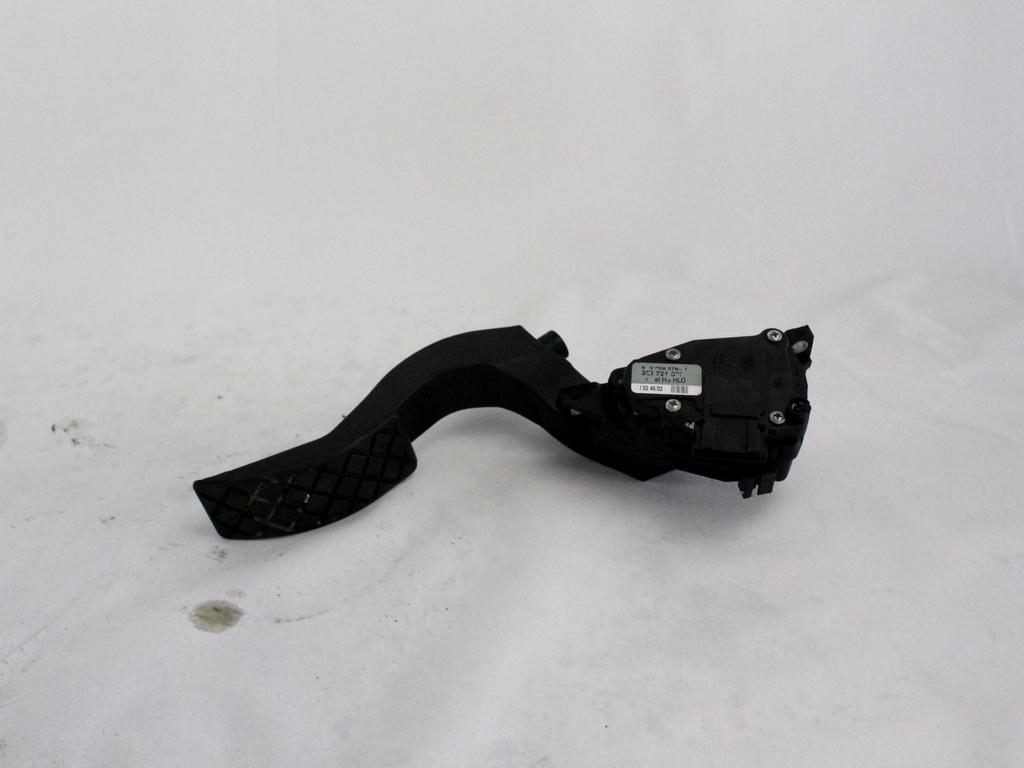 PEDALI OEM N. 8E1721523 ORIGINAL REZERVNI DEL AUDI A4 B6 8E2 8E5 BER/SW (2001 - 2005) DIESEL LETNIK 2002