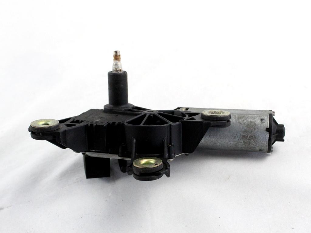 MOTORCEK ZADNJEGA BRISALCA OEM N. 8L0955711A ORIGINAL REZERVNI DEL AUDI A4 B6 8E2 8E5 BER/SW (2001 - 2005) DIESEL LETNIK 2002