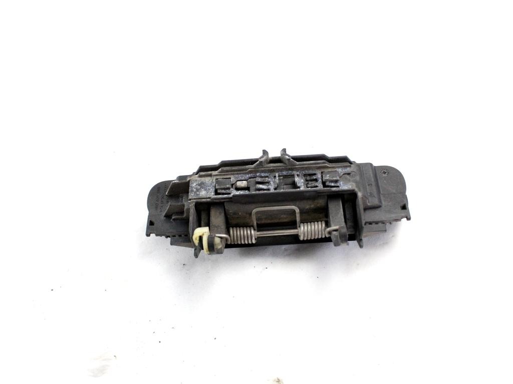 ZUNANJA KLJUKA SPREDNJA DESNA VRATA OEM N. 8E0839207 ORIGINAL REZERVNI DEL AUDI A4 B6 8E2 8E5 BER/SW (2001 - 2005) DIESEL LETNIK 2002