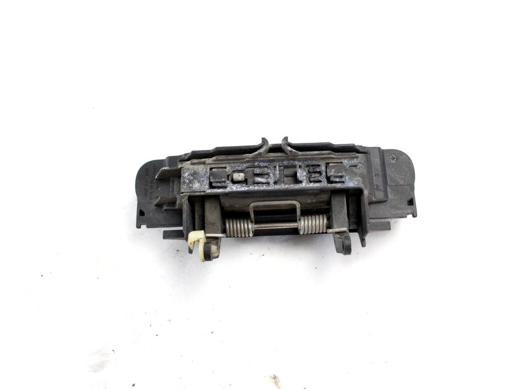 ZUNANJA KLJUKA SPREDNJA DESNA VRATA OEM N. 8E0839207 ORIGINAL REZERVNI DEL AUDI A4 B6 8E2 8E5 BER/SW (2001 - 2005) DIESEL LETNIK 2002