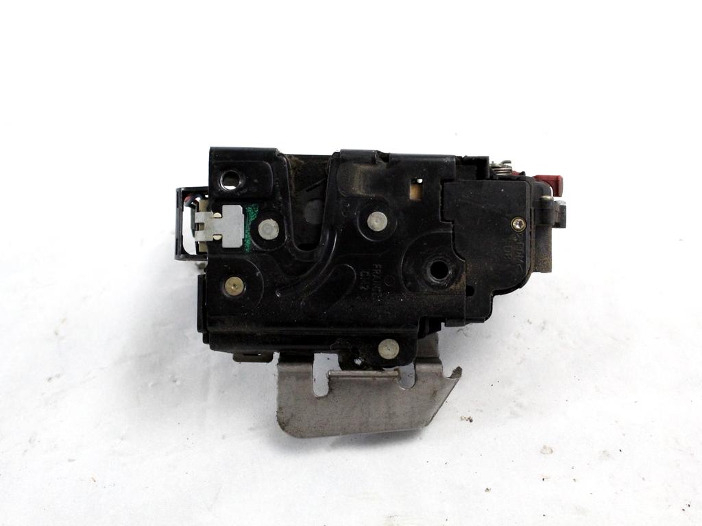 CENTRALNI ZAKLEP SPREDNJIH VRAT  OEM N. 8E1837016C ORIGINAL REZERVNI DEL AUDI A4 B6 8E2 8E5 BER/SW (2001 - 2005) DIESEL LETNIK 2002