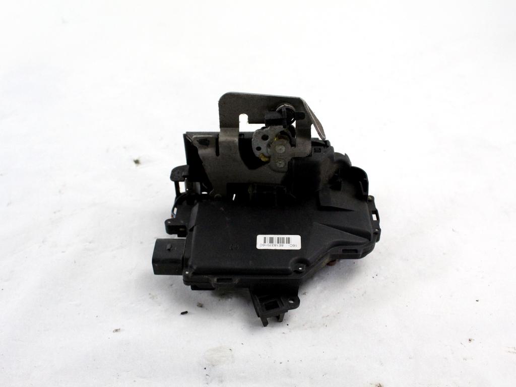 CENTRALNI ZAKLEP SPREDNJIH VRAT  OEM N. 8E1837016C ORIGINAL REZERVNI DEL AUDI A4 B6 8E2 8E5 BER/SW (2001 - 2005) DIESEL LETNIK 2002