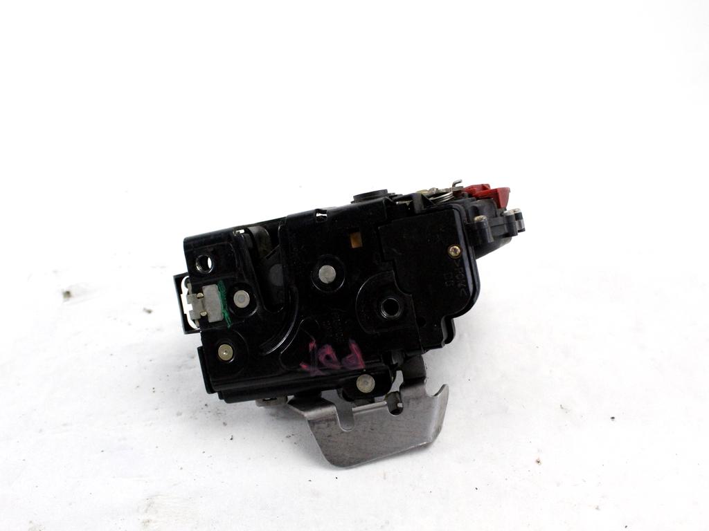 CENTRALNO ZAKLEPANJE ZADNJIH DESNIH VRAT OEM N. 8E0839016C ORIGINAL REZERVNI DEL AUDI A4 B6 8E2 8E5 BER/SW (2001 - 2005) DIESEL LETNIK 2002