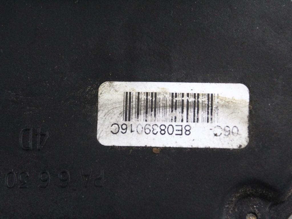 CENTRALNO ZAKLEPANJE ZADNJIH DESNIH VRAT OEM N. 8E0839016C ORIGINAL REZERVNI DEL AUDI A4 B6 8E2 8E5 BER/SW (2001 - 2005) DIESEL LETNIK 2002