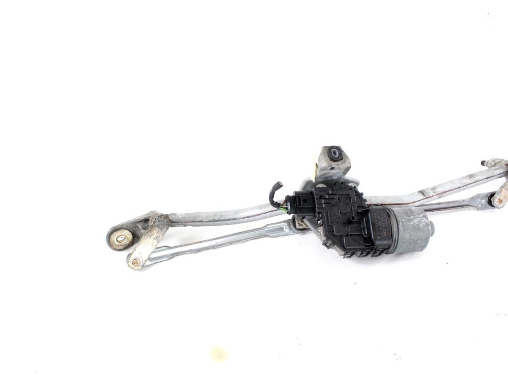 MOTORCEK PREDNJIH BRISALCEV OEM N. 8E1955119 ORIGINAL REZERVNI DEL AUDI A4 B6 8E2 8E5 BER/SW (2001 - 2005) DIESEL LETNIK 2002