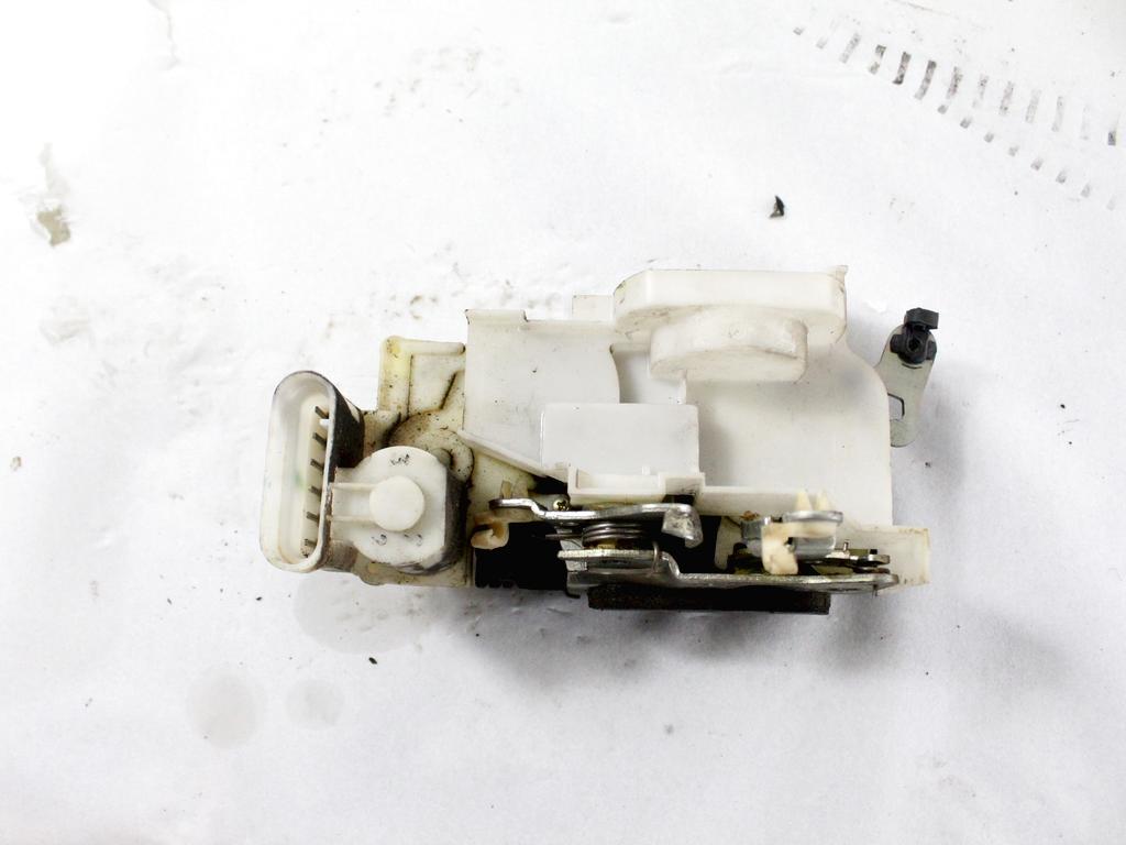 CENTRALNI ZAKLEP SPREDNJIH VRAT  OEM N. 46535997 ORIGINAL REZERVNI DEL FIAT PUNTO 188 MK2 R (2003 - 2011) DIESEL LETNIK 2003