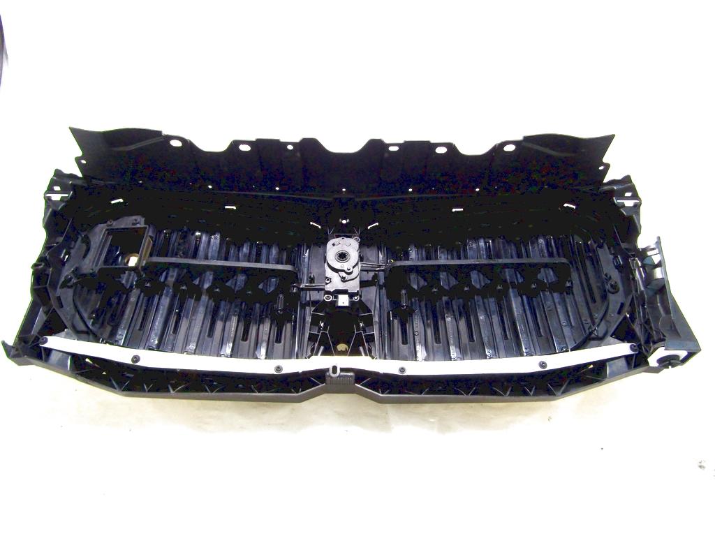 SPREDNJE OKRASNE MASKE OEM N. 5113226775 ORIGINAL REZERVNI DEL BMW X5 G05 (DAL 2018)DIESEL LETNIK 2019