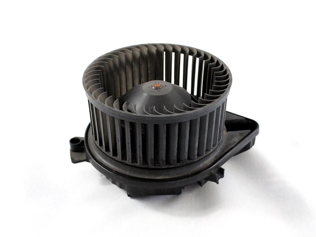 VENTILATOR  KABINE  OEM N. 8E1820021B ORIGINAL REZERVNI DEL AUDI A4 B6 8E2 8E5 BER/SW (2001 - 2005) DIESEL LETNIK 2002