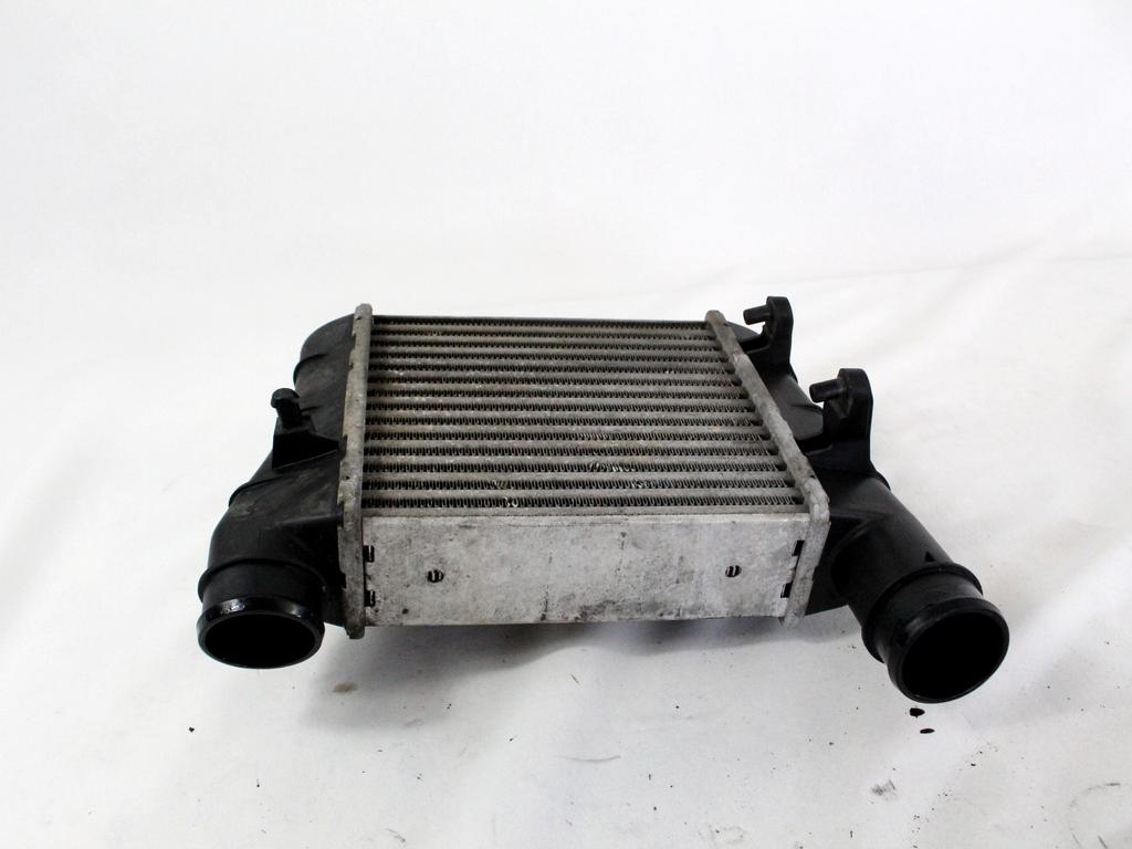 HLADILNIK INTERCOOLER OEM N. 8E0145805F ORIGINAL REZERVNI DEL AUDI A4 B6 8E2 8E5 BER/SW (2001 - 2005) DIESEL LETNIK 2002