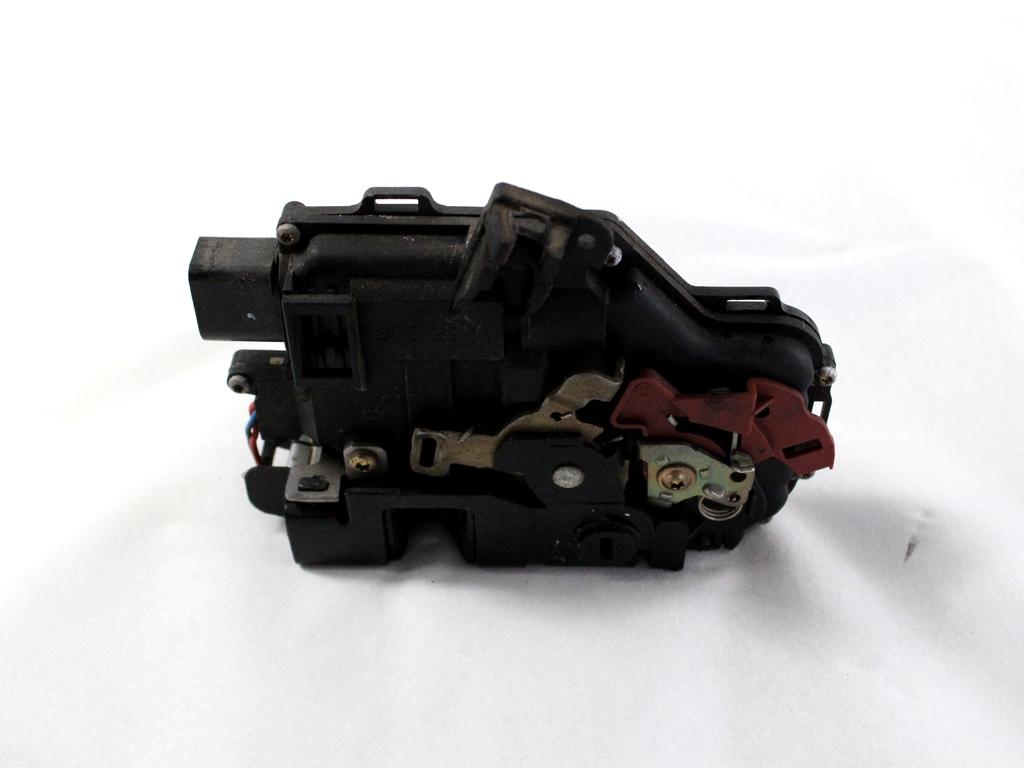 CENTRALNO ZAKLEPANJE ZADNJIH DESNIH VRAT OEM N. 8E0839016C ORIGINAL REZERVNI DEL AUDI A4 B6 8E2 8E5 BER/SW (2001 - 2005) DIESEL LETNIK 2002