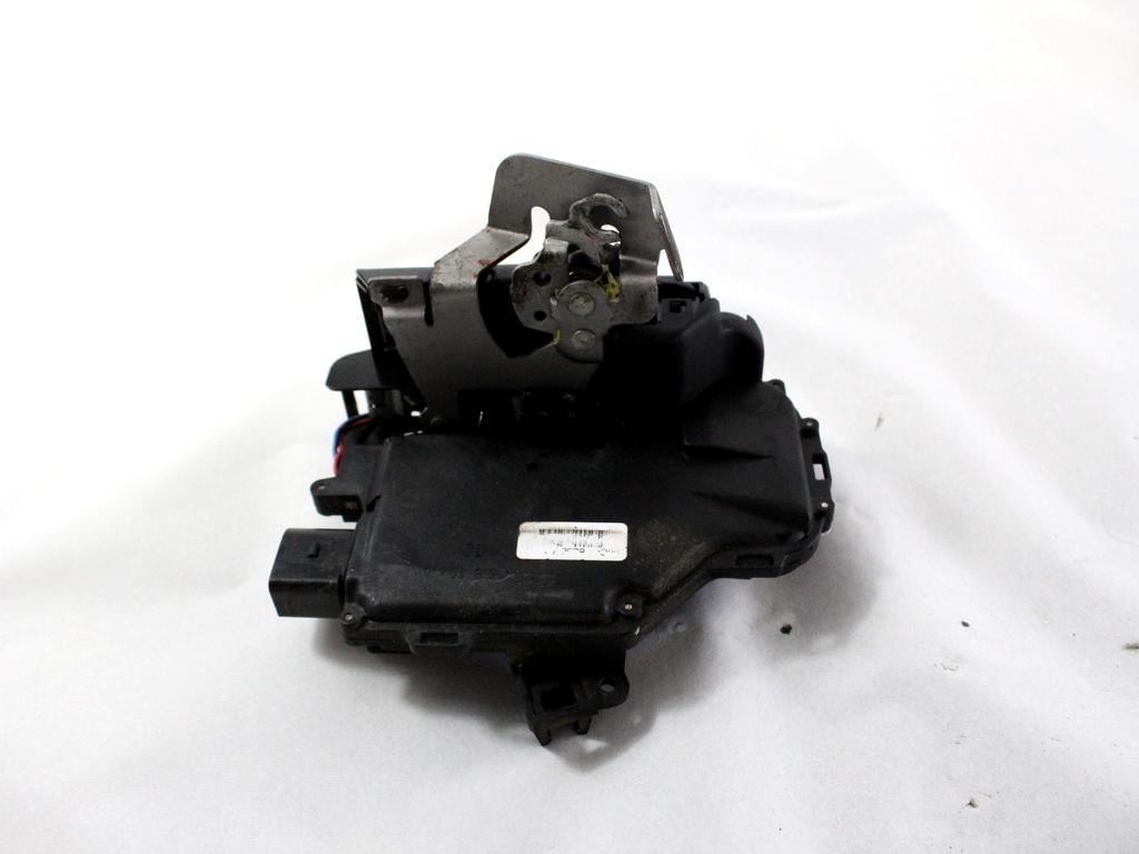 CENTRALNO ZAKLEPANJE ZADNJIH DESNIH VRAT OEM N. 8E0839016C ORIGINAL REZERVNI DEL AUDI A4 B6 8E2 8E5 BER/SW (2001 - 2005) DIESEL LETNIK 2002