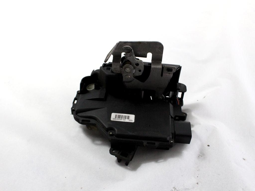 CENTRALNO ZAKLEPANJE PREDNIH LEVIH VRAT OEM N. 4B1837015G ORIGINAL REZERVNI DEL AUDI A4 B6 8E2 8E5 BER/SW (2001 - 2005) DIESEL LETNIK 2002