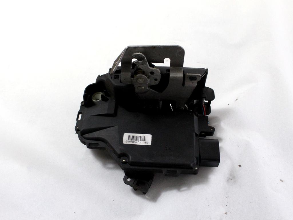 CENTRALNO ZAKLEPANJE PREDNIH LEVIH VRAT OEM N. 4B1837015G ORIGINAL REZERVNI DEL AUDI A4 B6 8E2 8E5 BER/SW (2001 - 2005) DIESEL LETNIK 2002