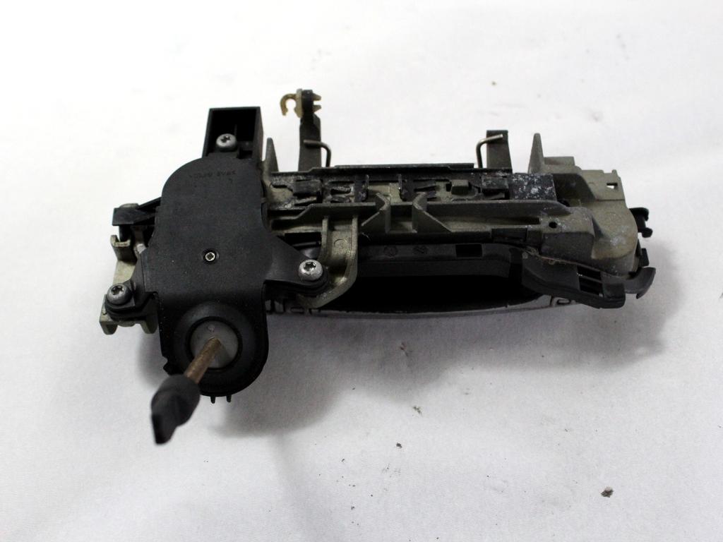 ZUNANJA KLJUKA SPREDNJA LEVA VRATA OEM N. 8E1837207 ORIGINAL REZERVNI DEL AUDI A4 B6 8E2 8E5 BER/SW (2001 - 2005) DIESEL LETNIK 2002