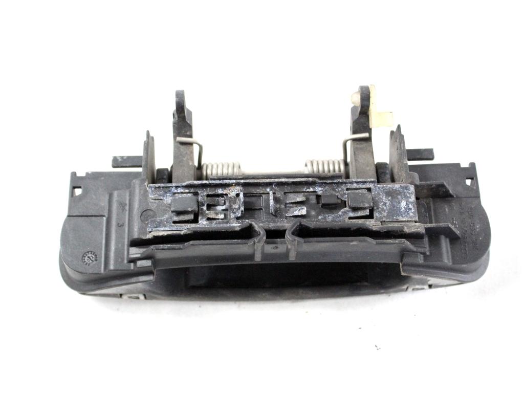 ZUNANJA KLJUKA ZADNJA DESNA VRATA OEM N. 8E0839207 ORIGINAL REZERVNI DEL AUDI A4 B6 8E2 8E5 BER/SW (2001 - 2005) DIESEL LETNIK 2002