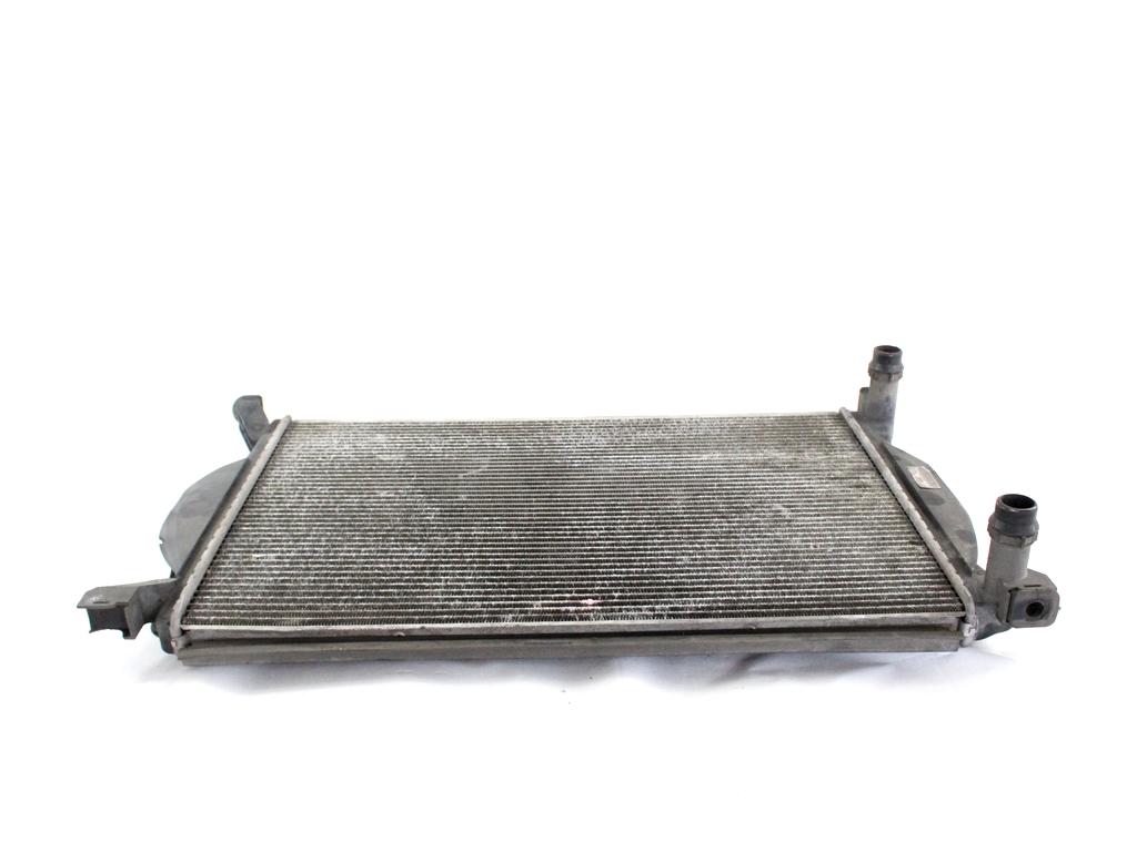 RADIATOR VODE OEM N. 8E0121251 ORIGINAL REZERVNI DEL AUDI A4 B6 8E2 8E5 BER/SW (2001 - 2005) DIESEL LETNIK 2002