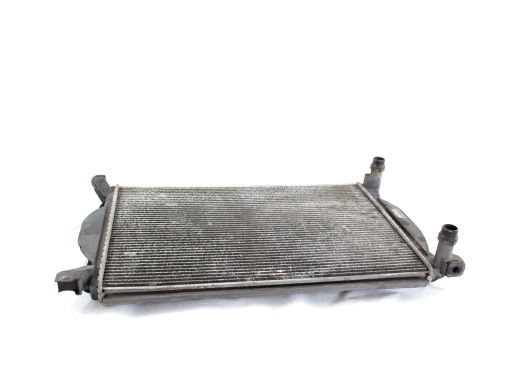 RADIATOR VODE OEM N. 8E0121251 ORIGINAL REZERVNI DEL AUDI A4 B6 8E2 8E5 BER/SW (2001 - 2005) DIESEL LETNIK 2002