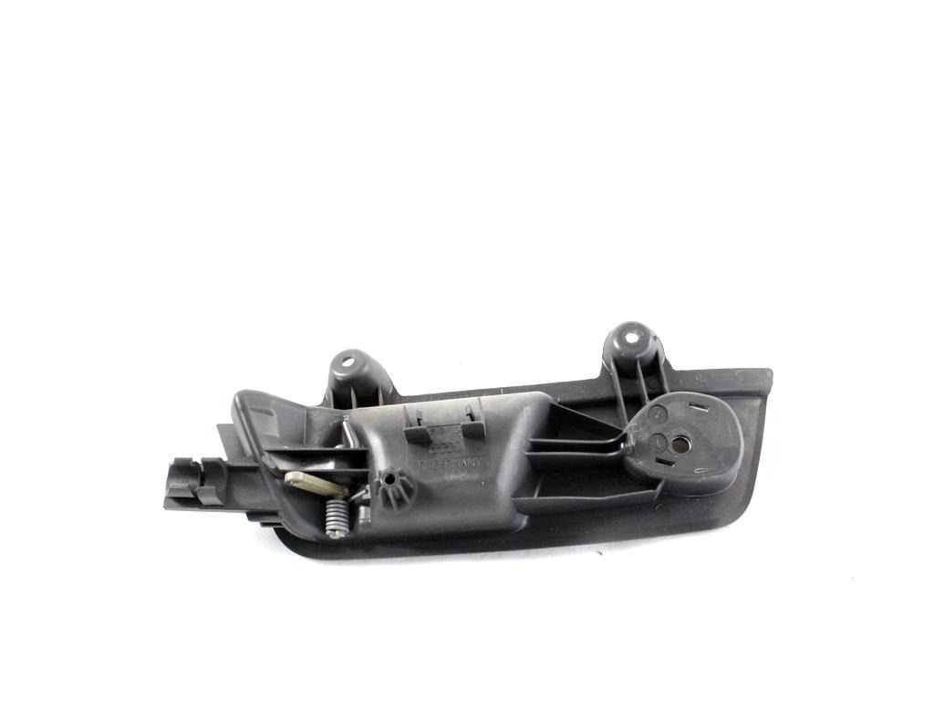 NOTRANJA KLJUKA  OEM N. 8E1837020F ORIGINAL REZERVNI DEL AUDI A4 B6 8E2 8E5 BER/SW (2001 - 2005) DIESEL LETNIK 2002