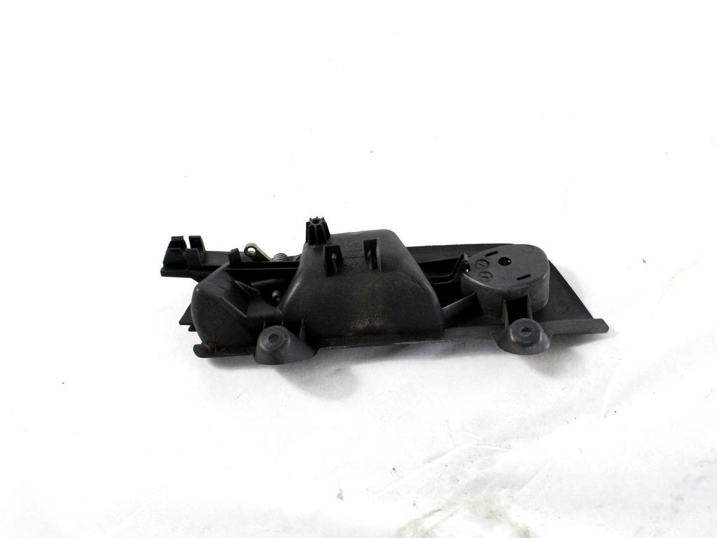 NOTRANJA KLJUKA  OEM N. 8E0839019B ORIGINAL REZERVNI DEL AUDI A4 B6 8E2 8E5 BER/SW (2001 - 2005) DIESEL LETNIK 2002