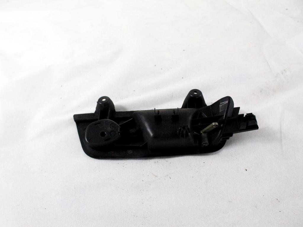 NOTRANJA KLJUKA  OEM N. 8E0839019B ORIGINAL REZERVNI DEL AUDI A4 B6 8E2 8E5 BER/SW (2001 - 2005) DIESEL LETNIK 2002