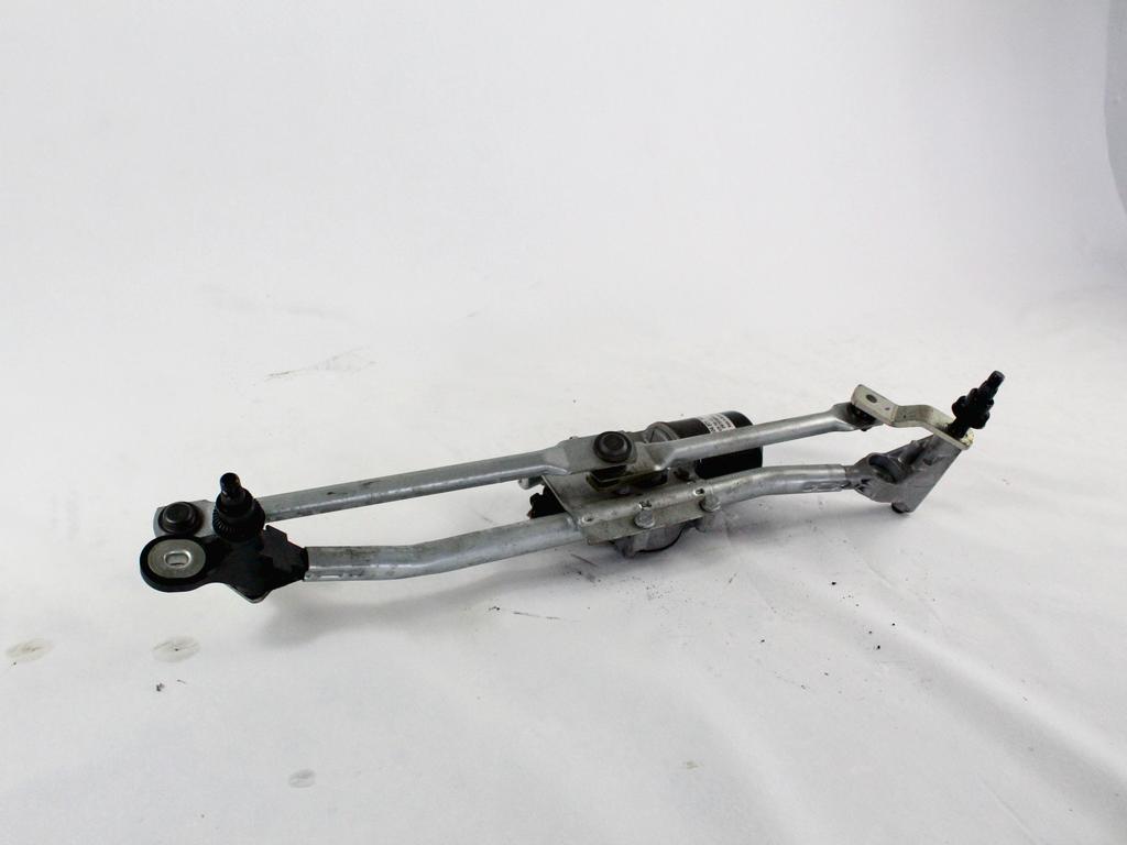 MOTORCEK PREDNJIH BRISALCEV OEM N. 6925706 ORIGINAL REZERVNI DEL BMW SERIE 1 BER/COUPE/CABRIO E81/E82/E87/E88 (2003 - 2007) DIESEL LETNIK 2006