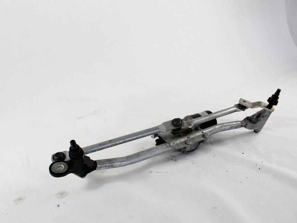 MOTORCEK PREDNJIH BRISALCEV OEM N. 6925706 ORIGINAL REZERVNI DEL BMW SERIE 1 BER/COUPE/CABRIO E81/E82/E87/E88 (2003 - 2007) DIESEL LETNIK 2006