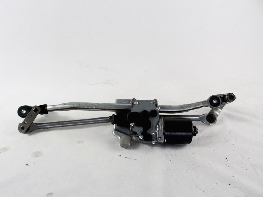 MOTORCEK PREDNJIH BRISALCEV OEM N. 6925706 ORIGINAL REZERVNI DEL BMW SERIE 1 BER/COUPE/CABRIO E81/E82/E87/E88 (2003 - 2007) DIESEL LETNIK 2006