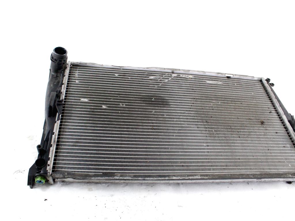 RADIATOR VODE OEM N. 7788903 ORIGINAL REZERVNI DEL BMW SERIE 1 BER/COUPE/CABRIO E81/E82/E87/E88 (2003 - 2007) DIESEL LETNIK 2006