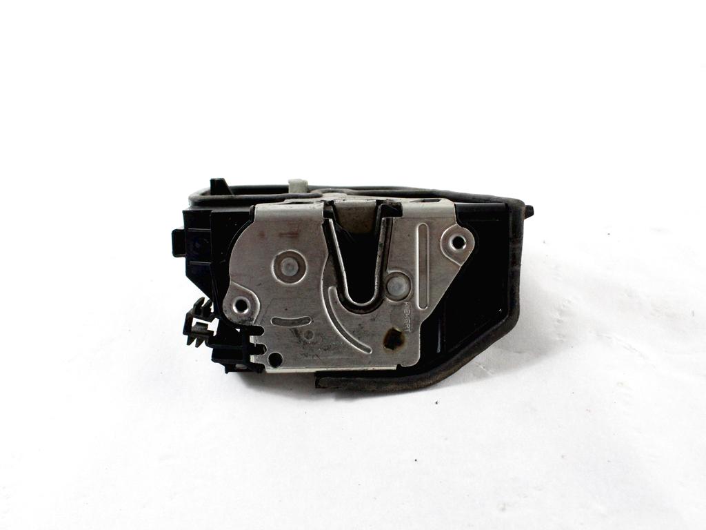 CENTRALNI ZAKLEP SPREDNJIH VRAT  OEM N. 51217202146 ORIGINAL REZERVNI DEL BMW SERIE 1 BER/COUPE/CABRIO E81/E82/E87/E88 (2003 - 2007) DIESEL LETNIK 2006