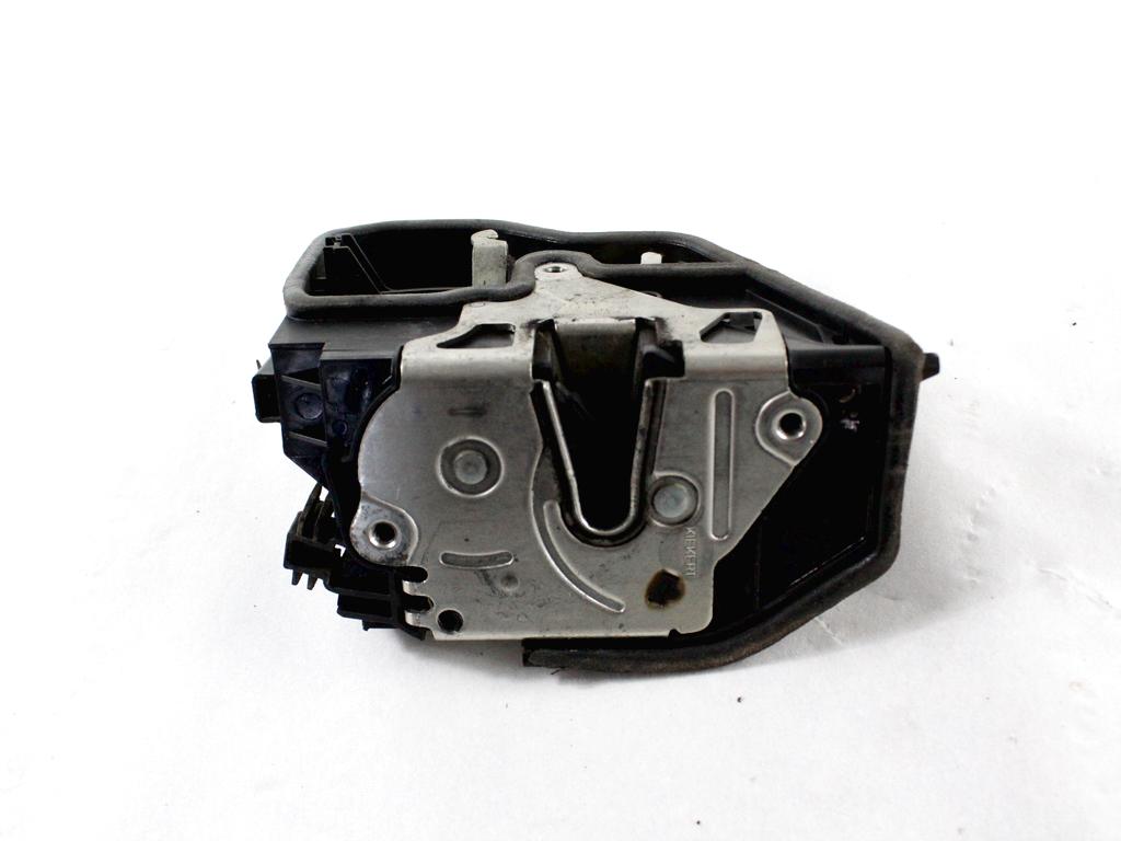 CENTRALNI ZAKLEP SPREDNJIH VRAT  OEM N. 51217202146 ORIGINAL REZERVNI DEL BMW SERIE 1 BER/COUPE/CABRIO E81/E82/E87/E88 (2003 - 2007) DIESEL LETNIK 2006