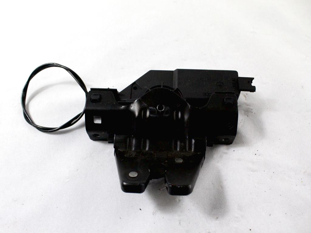 ZAKLEPANJE PRTLJA?NIH VRAT  OEM N. 8196401 ORIGINAL REZERVNI DEL BMW SERIE 1 BER/COUPE/CABRIO E81/E82/E87/E88 (2003 - 2007) DIESEL LETNIK 2006