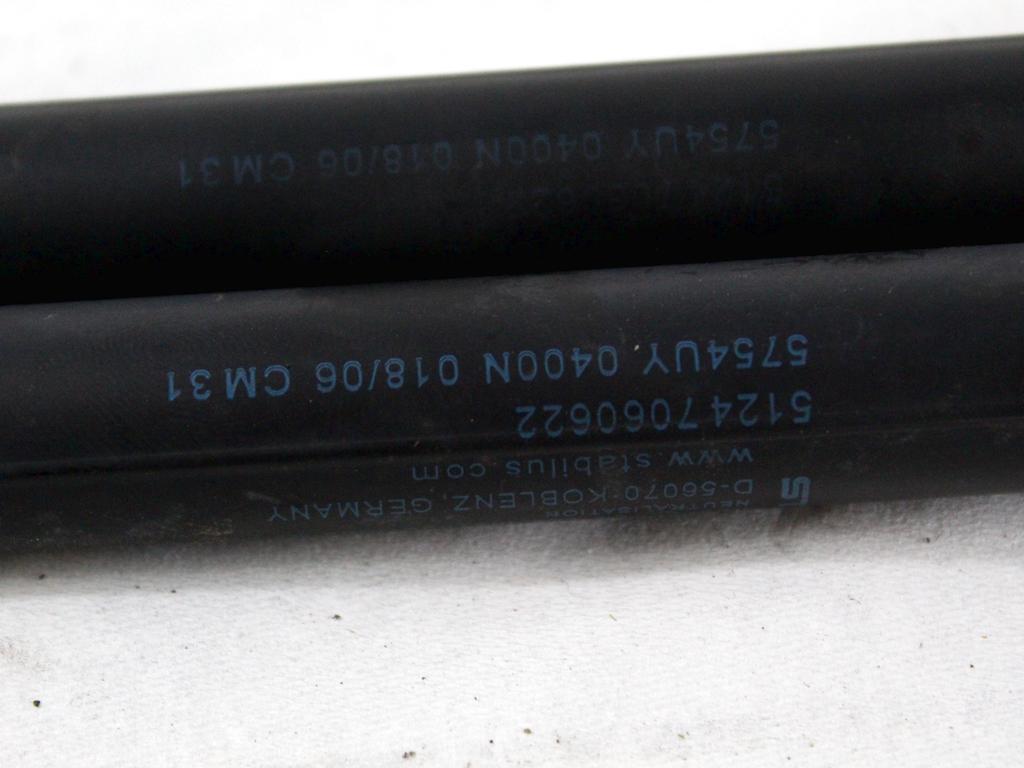 AMORTIZERJI PRTLJAZNIH VRAT  OEM N. 51247060622 ORIGINAL REZERVNI DEL BMW SERIE 1 BER/COUPE/CABRIO E81/E82/E87/E88 (2003 - 2007) DIESEL LETNIK 2006