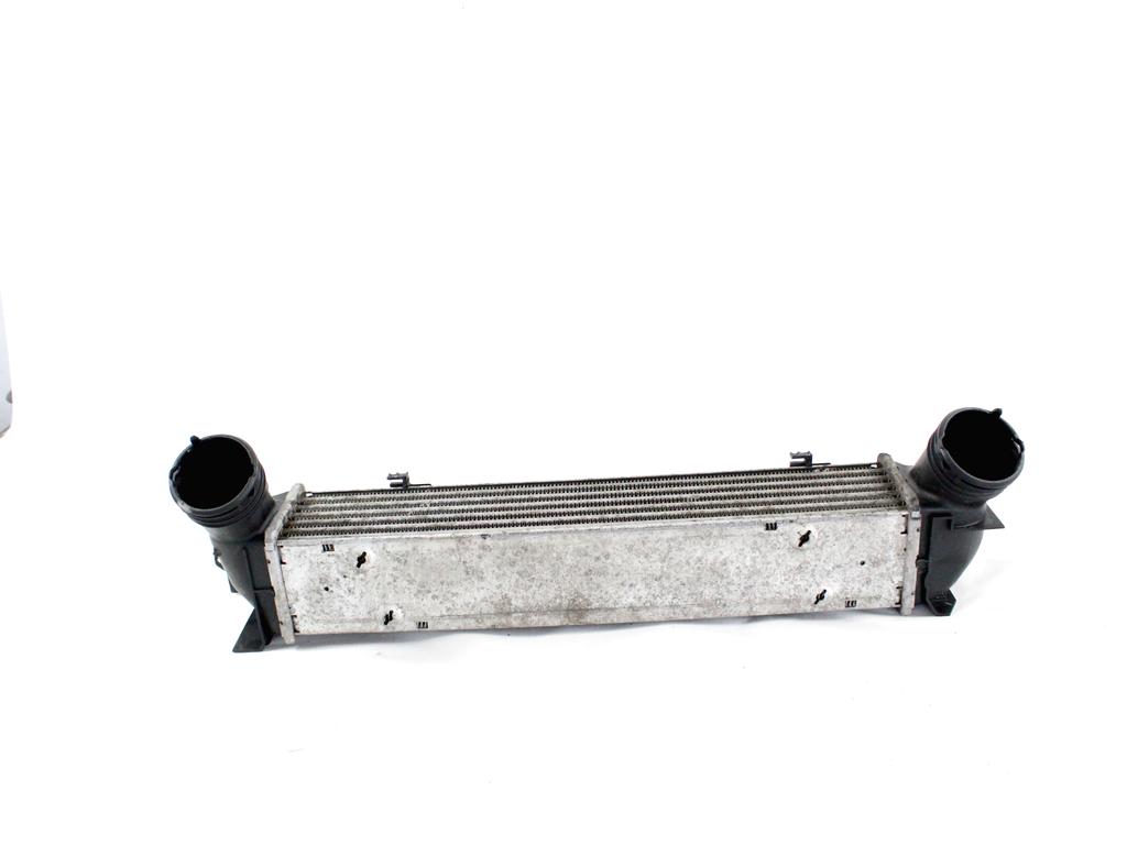 HLADILNIK INTERCOOLER OEM N. 3093796 ORIGINAL REZERVNI DEL BMW SERIE 1 BER/COUPE/CABRIO E81/E82/E87/E88 (2003 - 2007) DIESEL LETNIK 2006